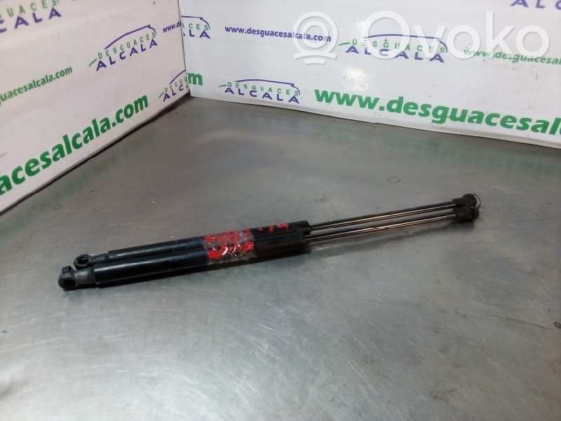 Land Rover Discovery 3 - LR3 Front bonnet/hood damper/strut 
