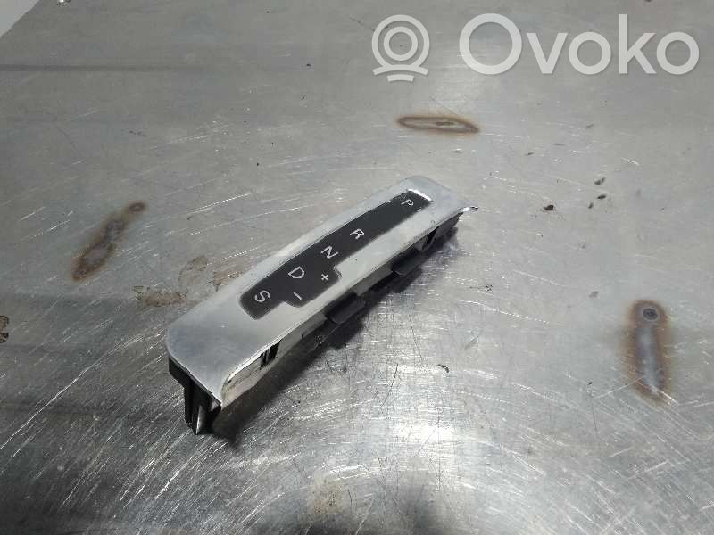 Audi A6 S6 C6 4F Logu elektriskās apsildes slēdzis 