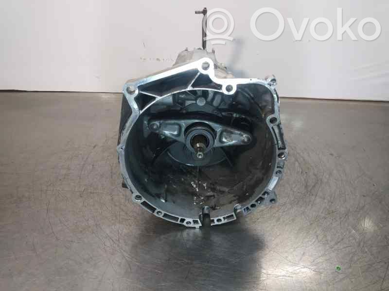 Manual 5 speed gearbox   HES,6VELOCIDADES