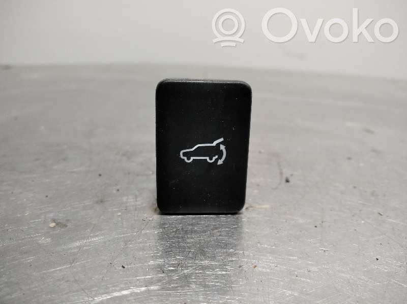 Mitsubishi Outlander Windscreen/window heater switch 