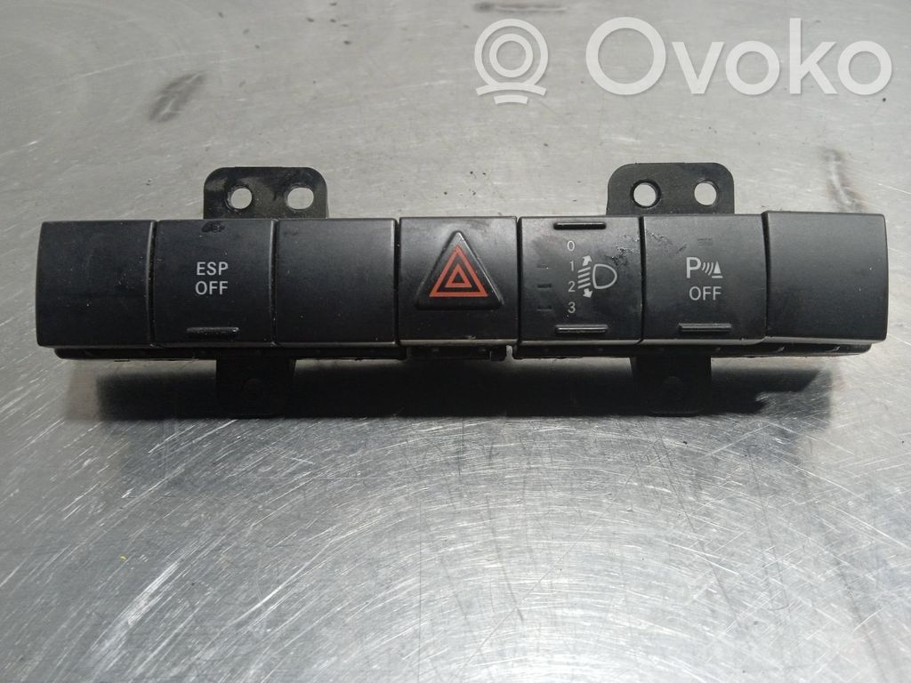 Dodge Nitro Windscreen/window heater switch 