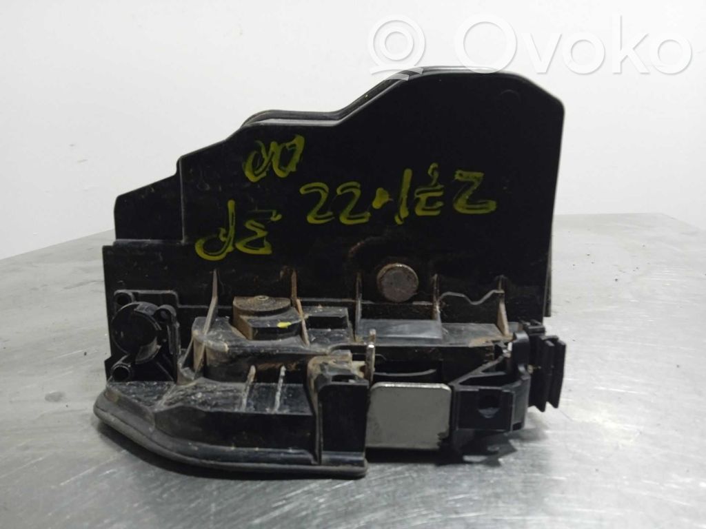 Cerradura de puerta delantera   7229458