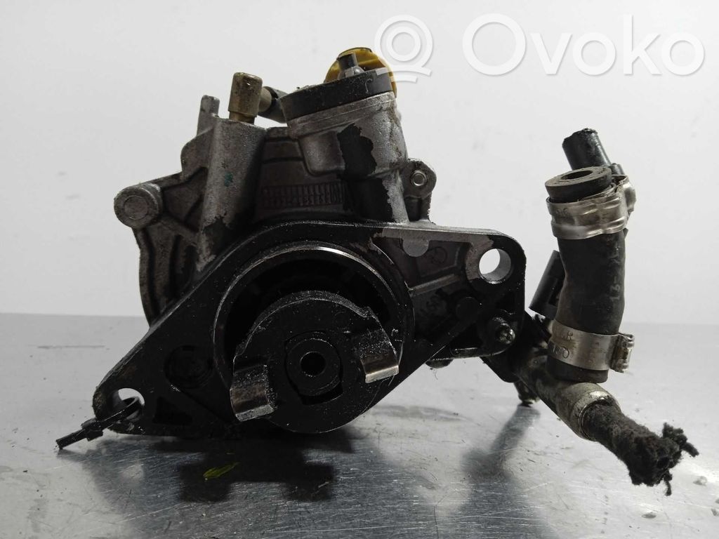 Opel Corsa D Vacuum pump 