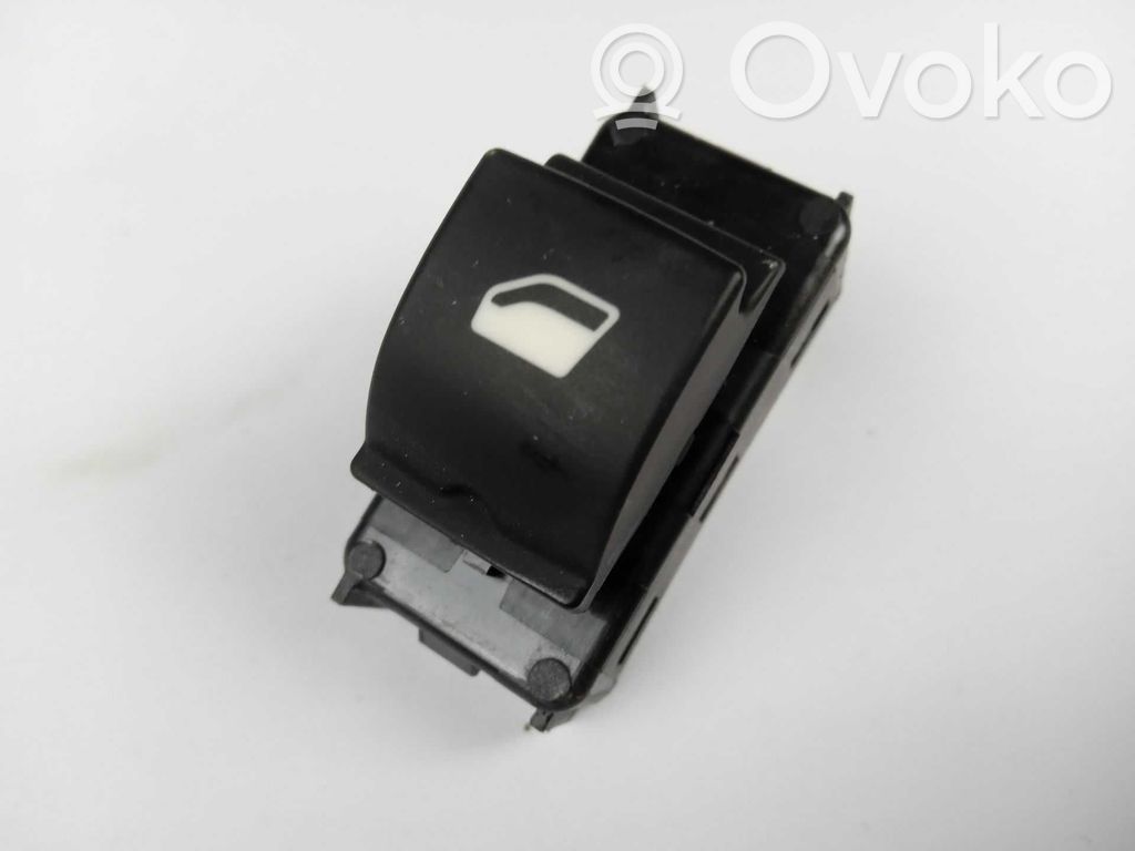 Opel Corsa F Przyciski szyb 