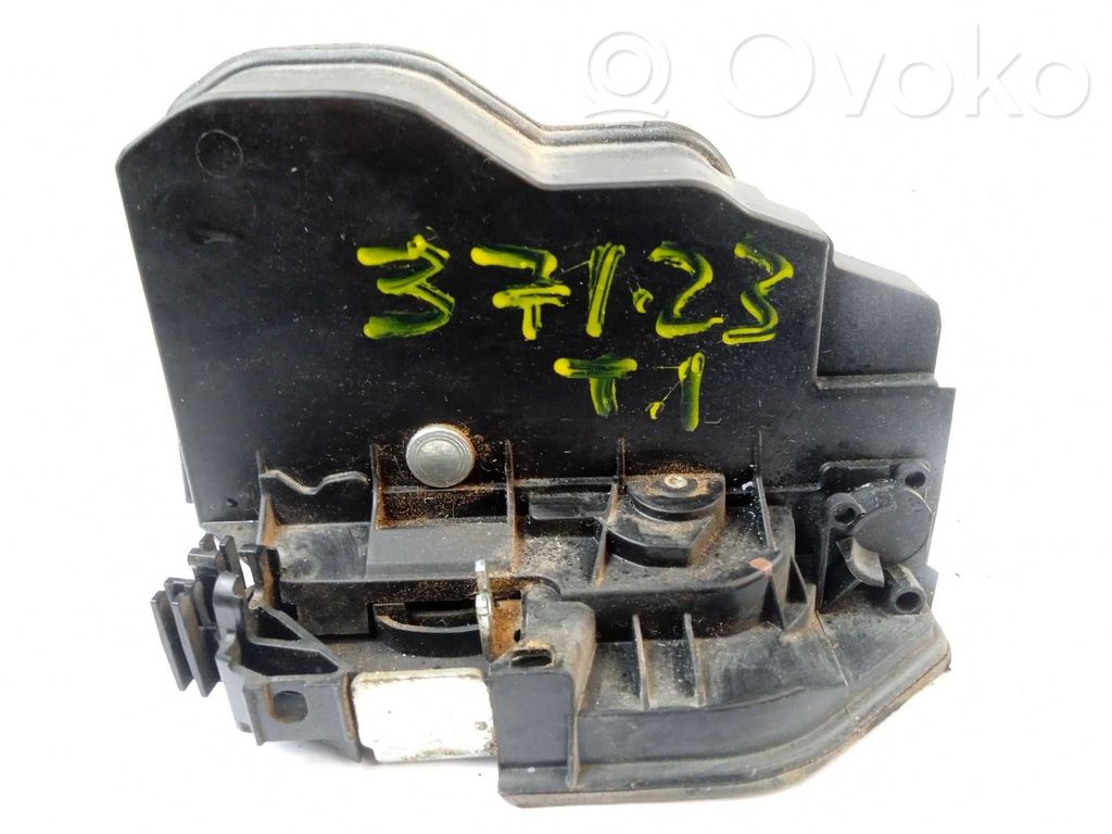 Takaoven lukko   7229459