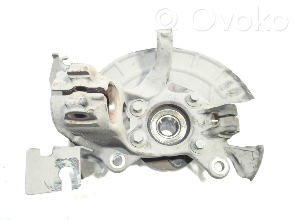 Achsschenkel vorne   D10E33021