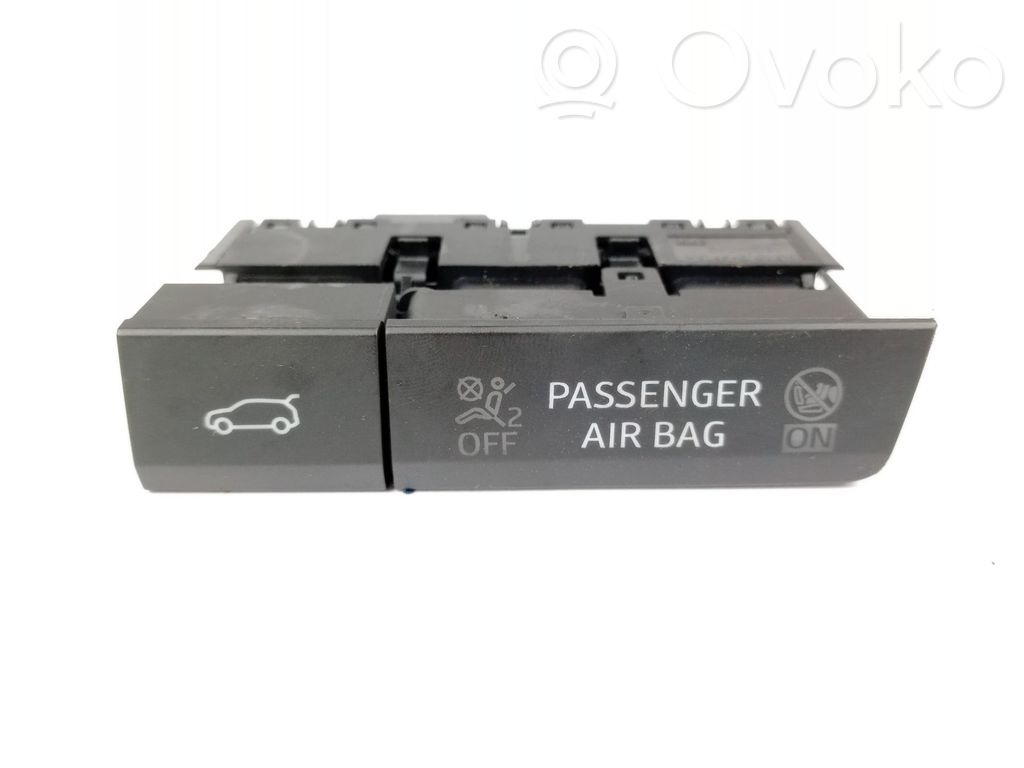 Seat Ateca Windscreen/window heater switch 