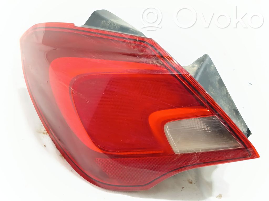 Opel Corsa E Aizmugurējais lukturis virsbūvē 