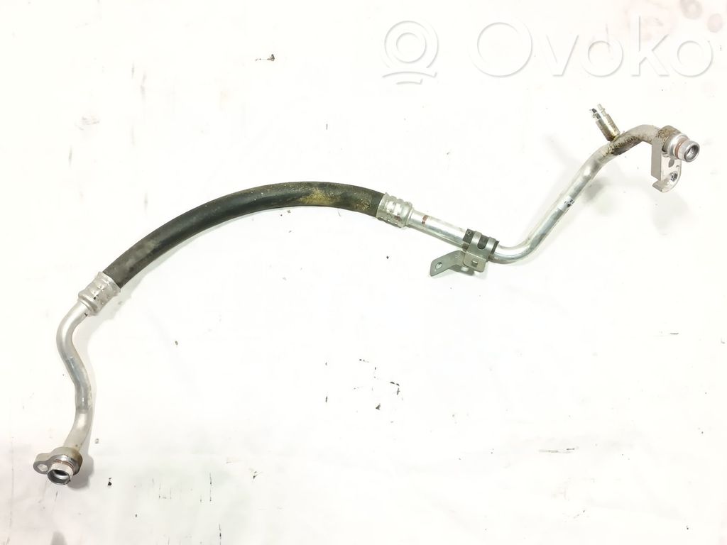Ilmastointilaitteen putki (A/C)   924803VU0A