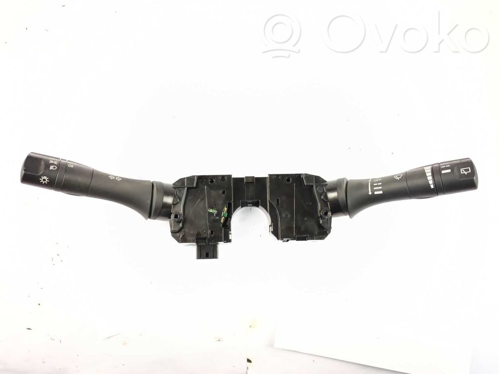 Nissan Note (E12) Interruptor de control multifunción 