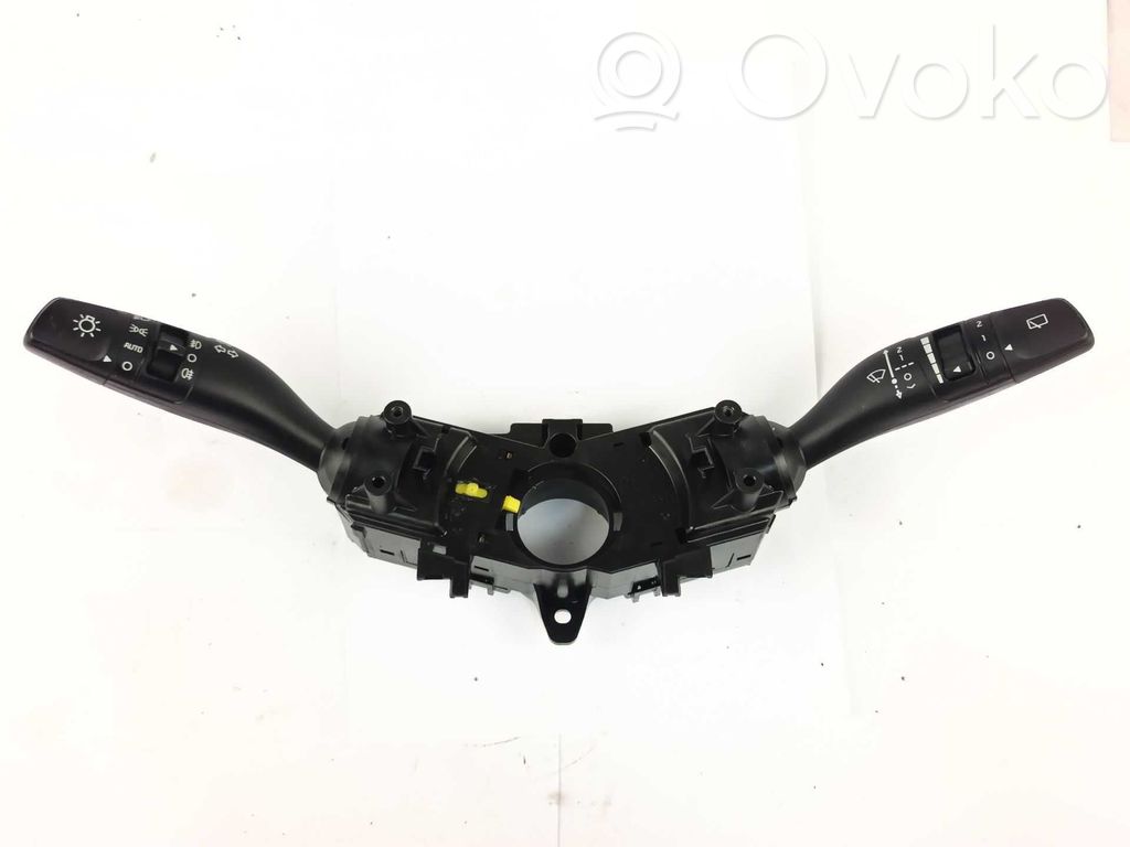 KIA Xceed Interruptor de control multifunción 