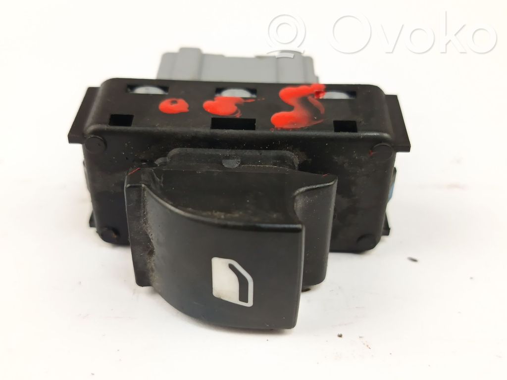 Opel Combo E Electric window control switch 