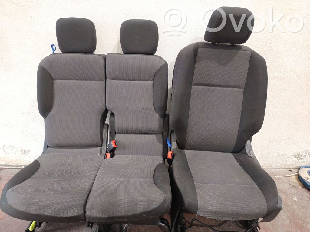 Priekšējais pasažiera sēdeklis   3PLAZAS