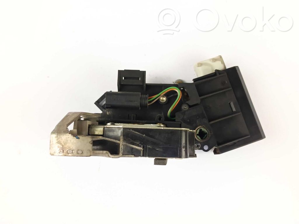 Cerradura de puerta delantera   8352165