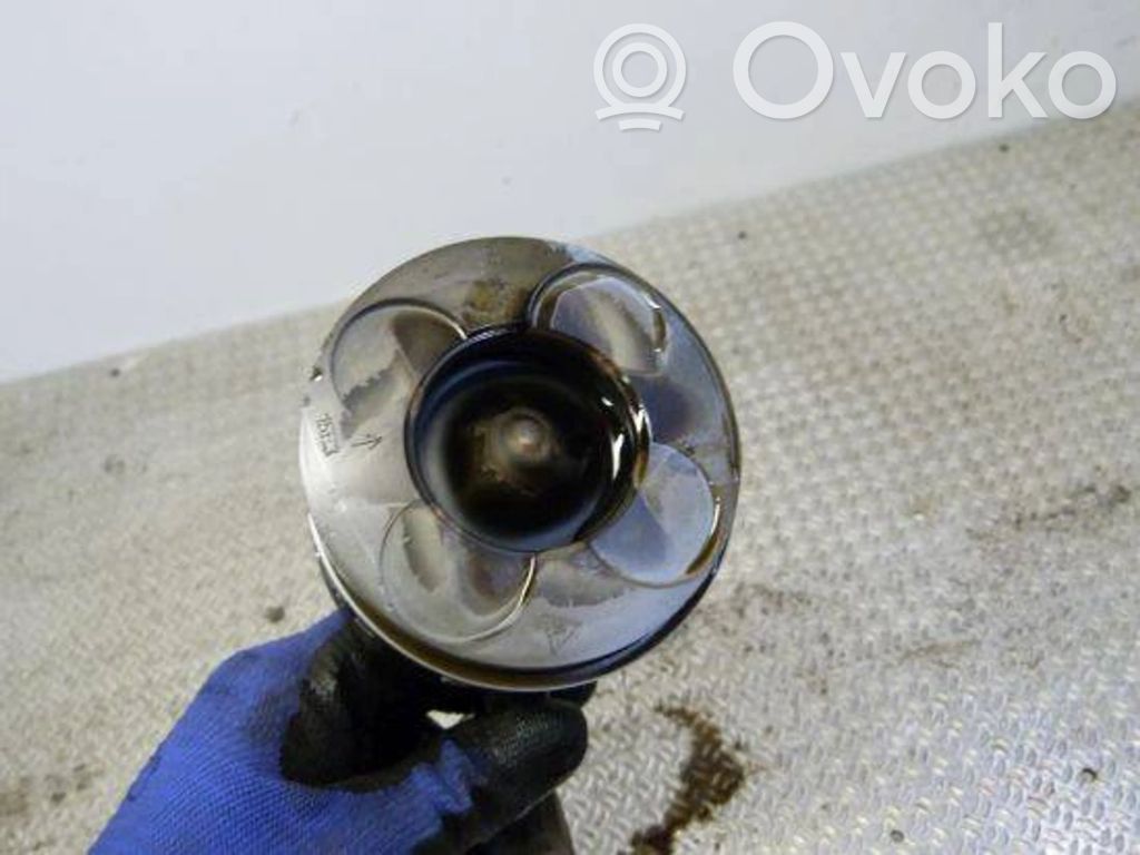 Piston with connecting rod