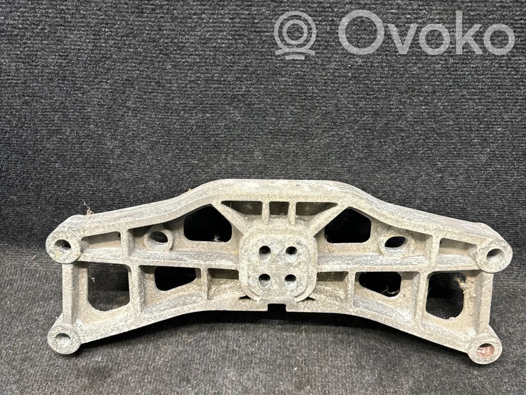 Dodge Challenger Gearbox mounting bracket 