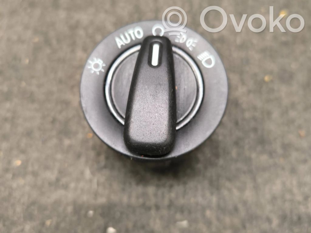 Dodge Challenger Light switch 
