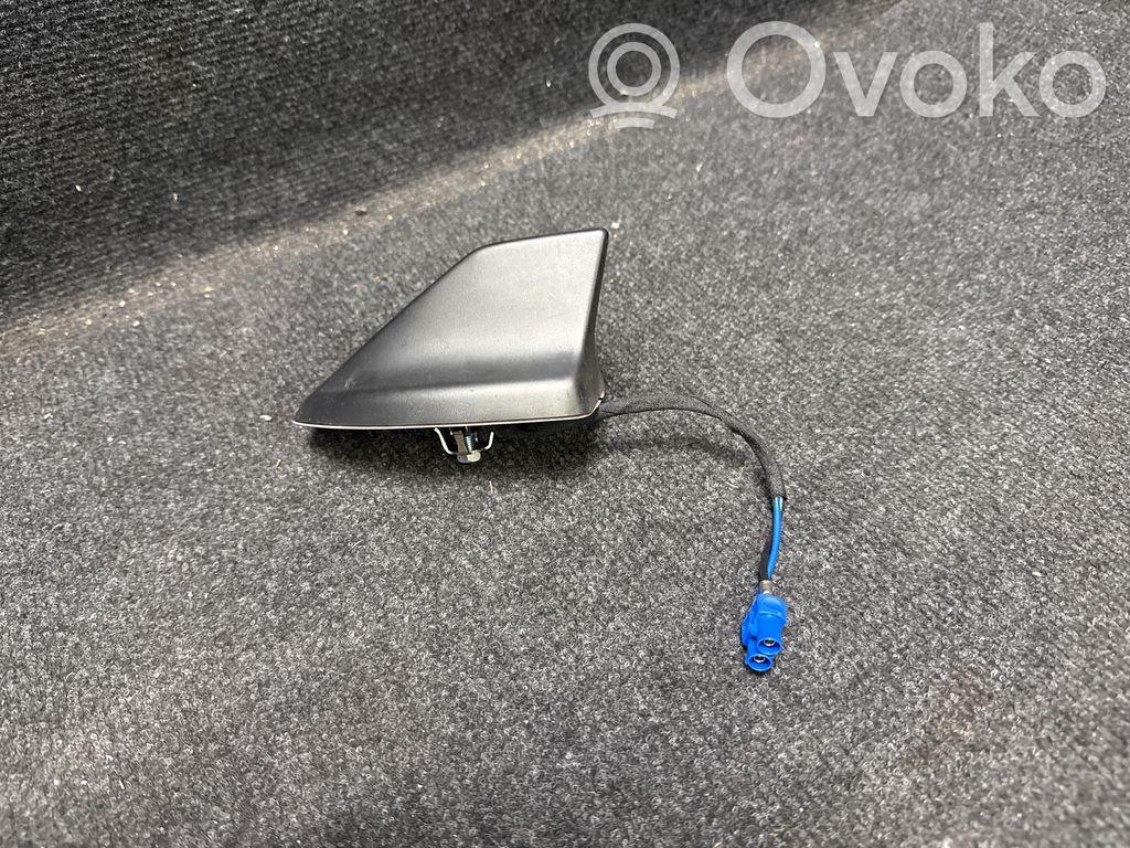 Ford Explorer VI GPS-pystyantenni 