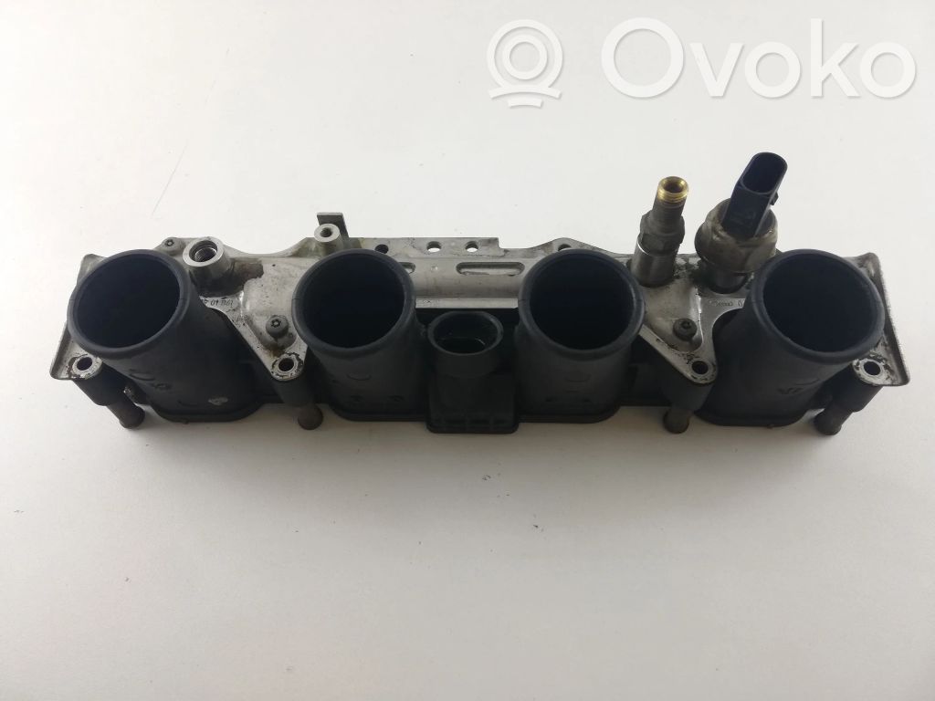 Volkswagen Golf V Colector de admisión 