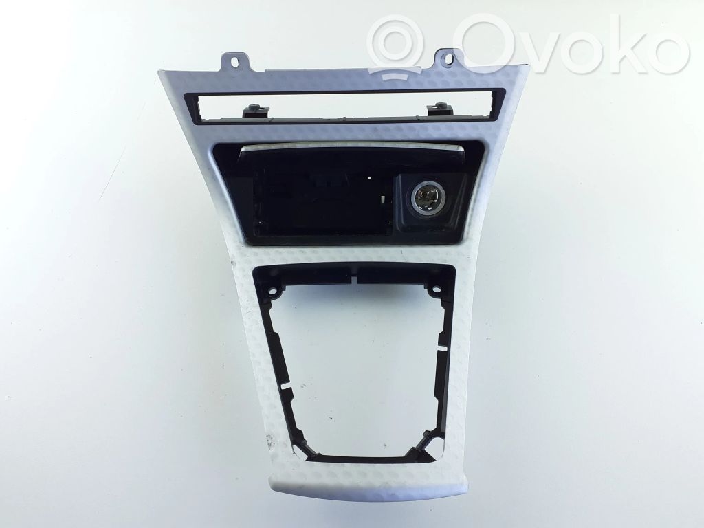 BMW X3 E83 Gear shifter surround trim plastic 