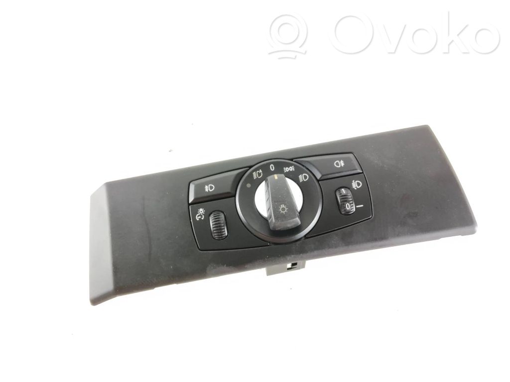 Light switch   6988566,33295001