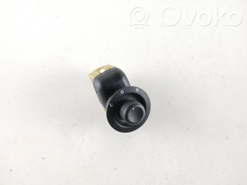 Chrysler 300 - 300C Wing mirror switch 