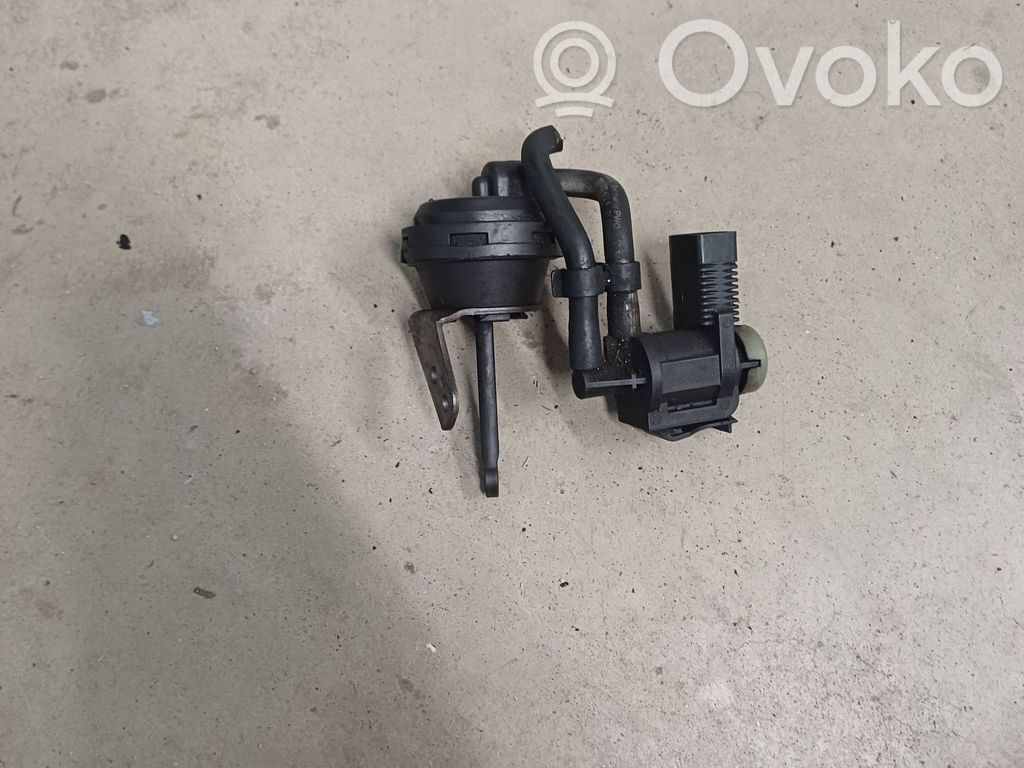 Audi A6 S6 C6 4F Vožtuvas vakuuminis 