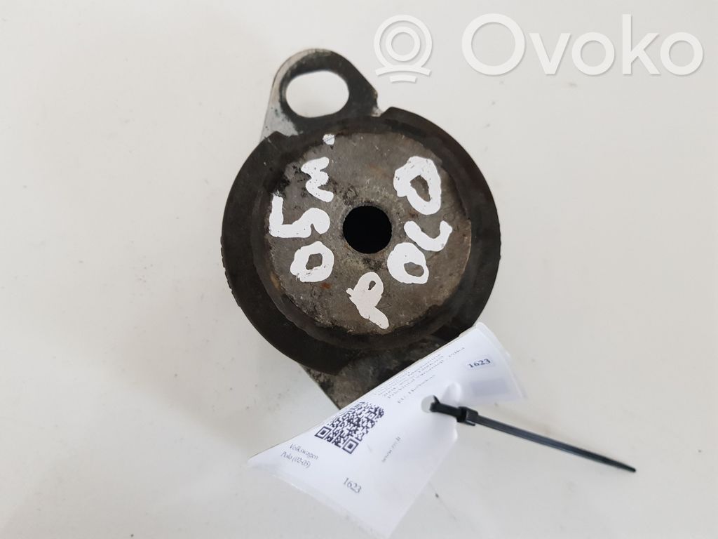 Volkswagen Polo Dzinēja spilvens 