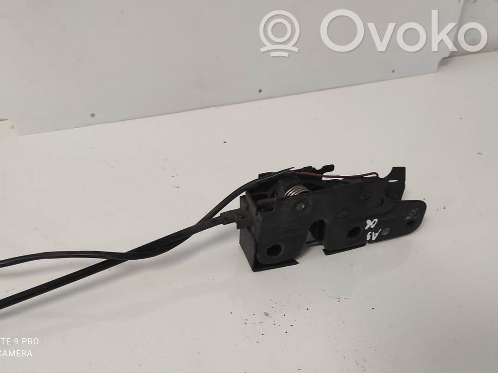 Audi A3 S3 A3 Sportback 8P Engine bonnet/hood lock/catch 