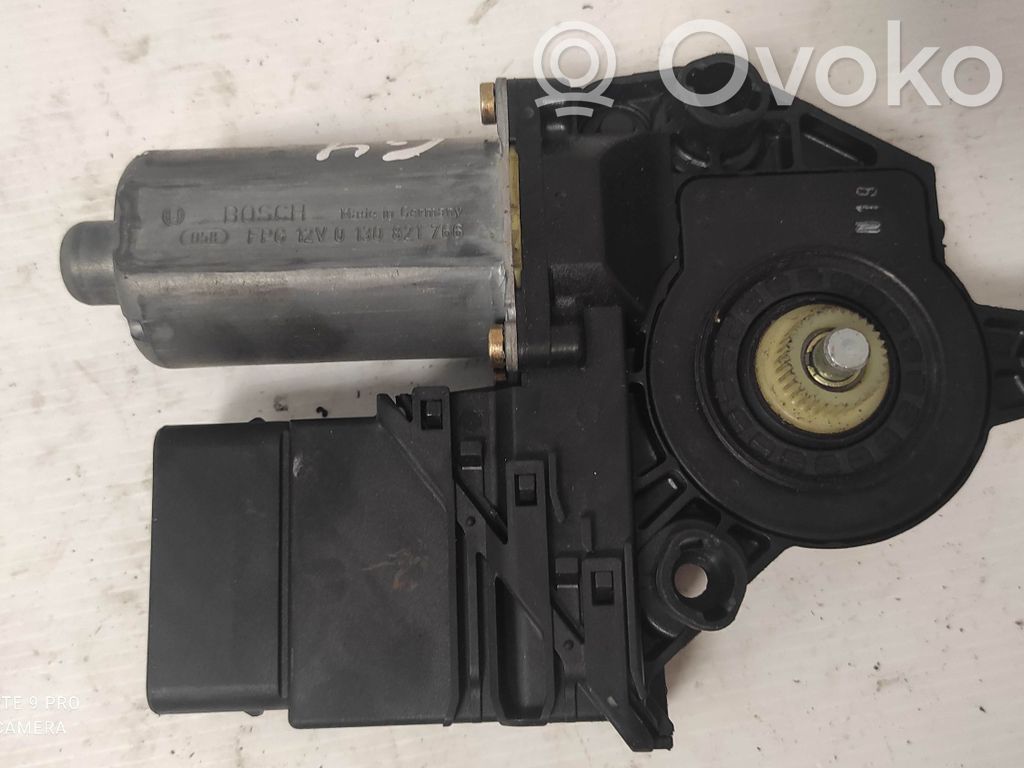 Volkswagen Golf IV Silniczek podnoszenia szyby drzwi tylnych 