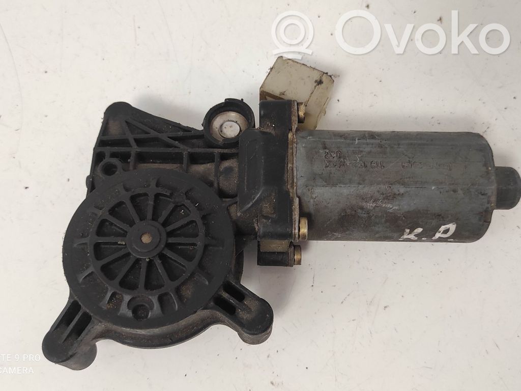 Mercedes-Benz E W210 Motor macara geam ușă față 