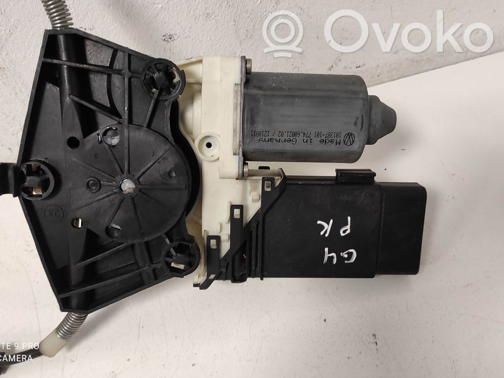 Volkswagen Golf IV Silnik regulatora szyby drzwi przednich 