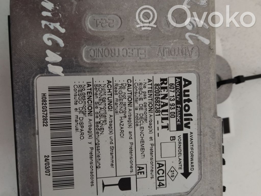 Renault Megane II Airbag control unit/module 