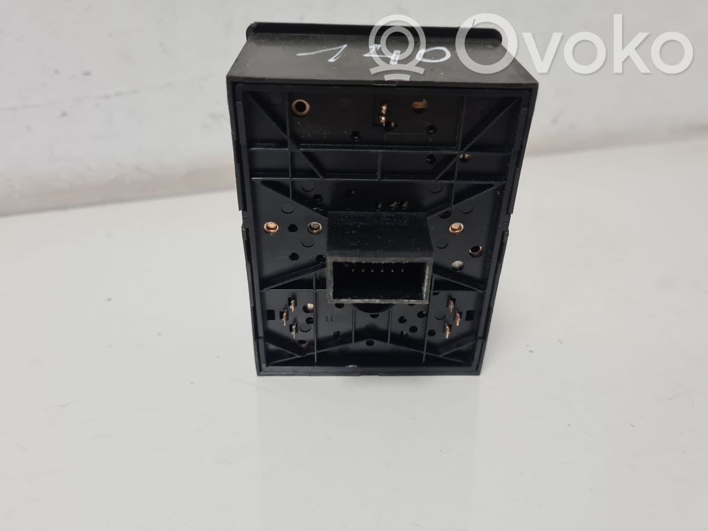 Light switch   9116615,0524119
