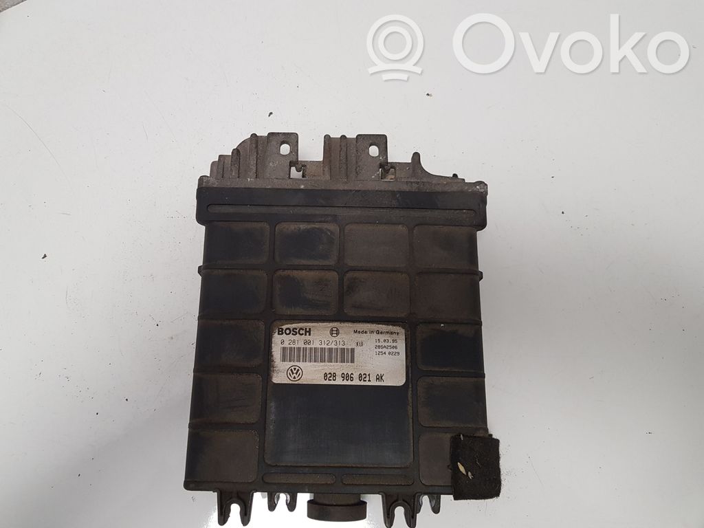 Volkswagen PASSAT B4 Engine control unit/module 
