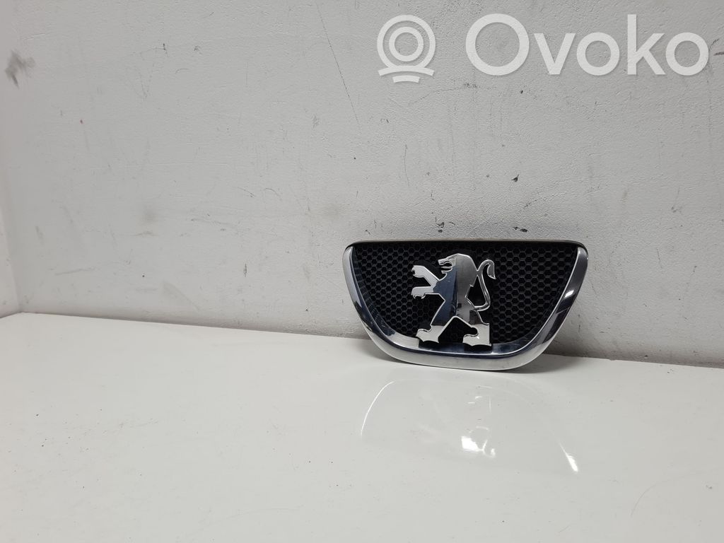 Peugeot 107 Maskownica / Grill / Atrapa górna chłodnicy 