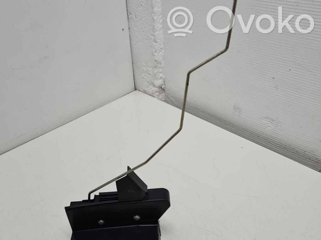 Dacia Sandero Front door lock 