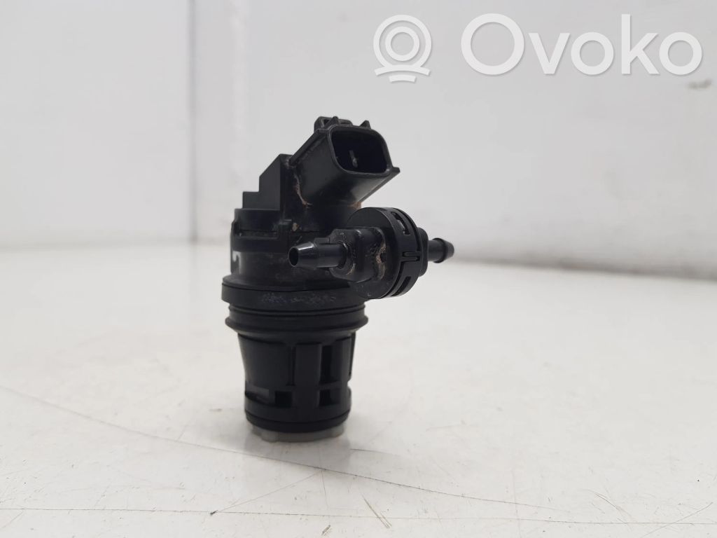 KIA Soul Windscreen/windshield washer pump 