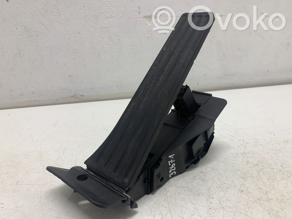 BMW 2 F46 Accelerator throttle pedal 