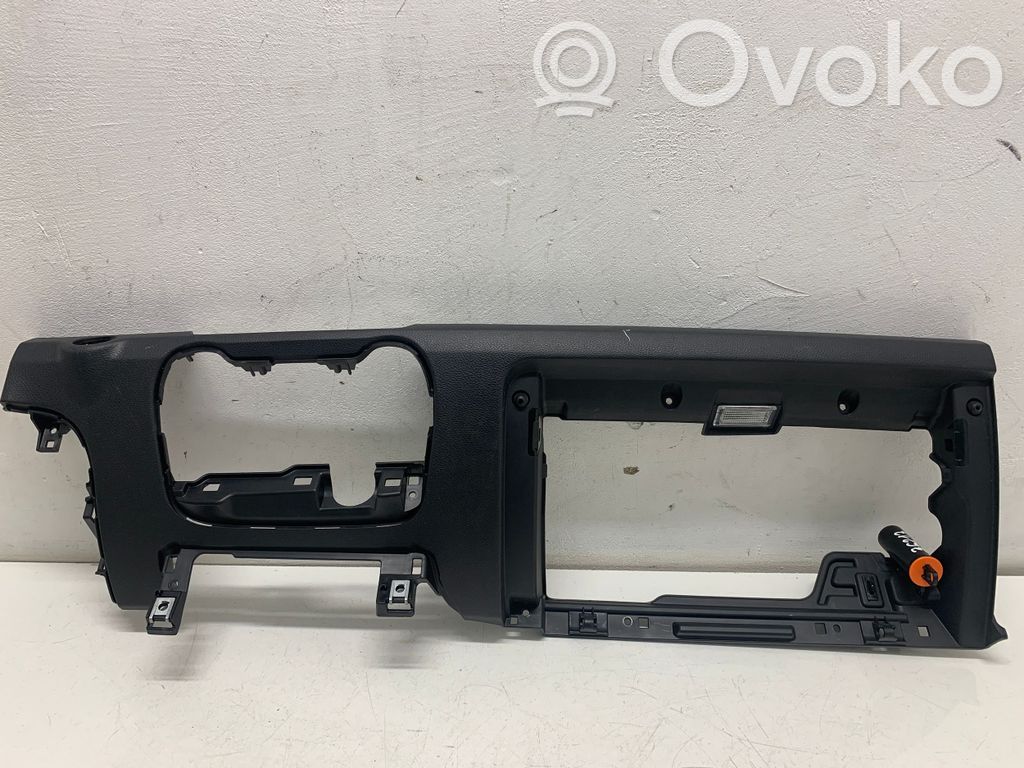 KIA Stonic Panelės apdailos skydas (centrinis) 