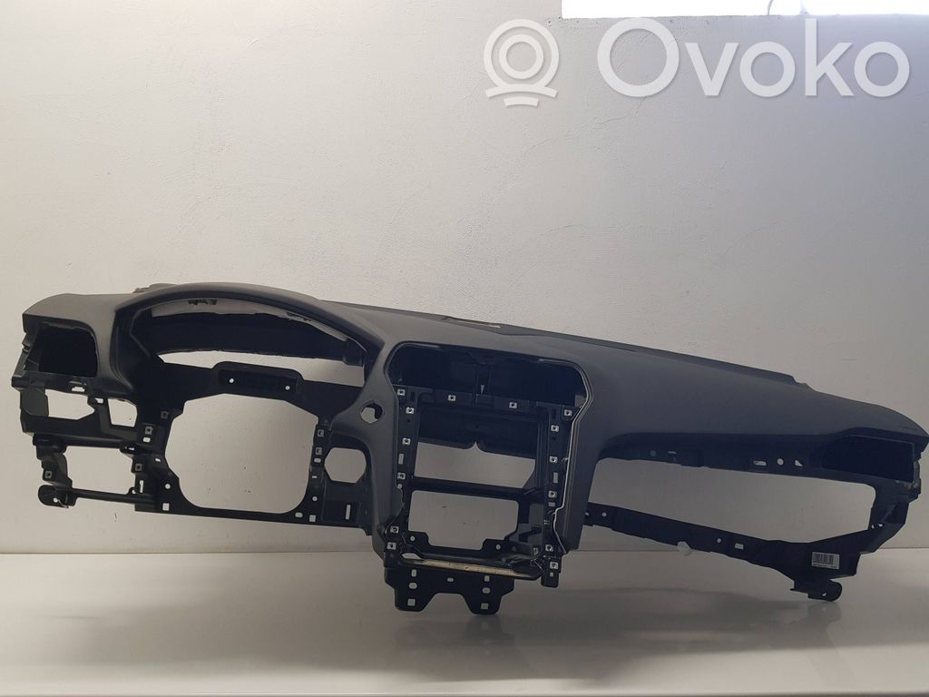 Ford Mondeo MK V Panelė 