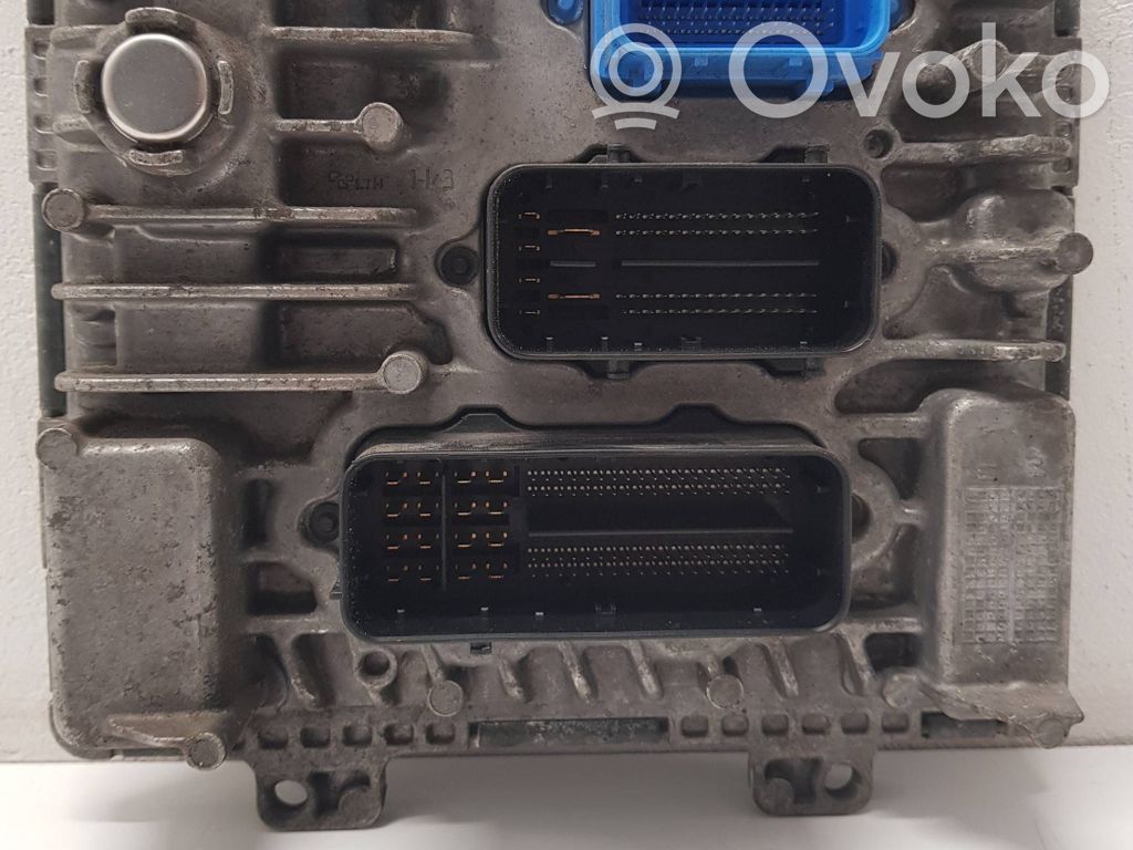 Opel Zafira C Engine control unit/module 
