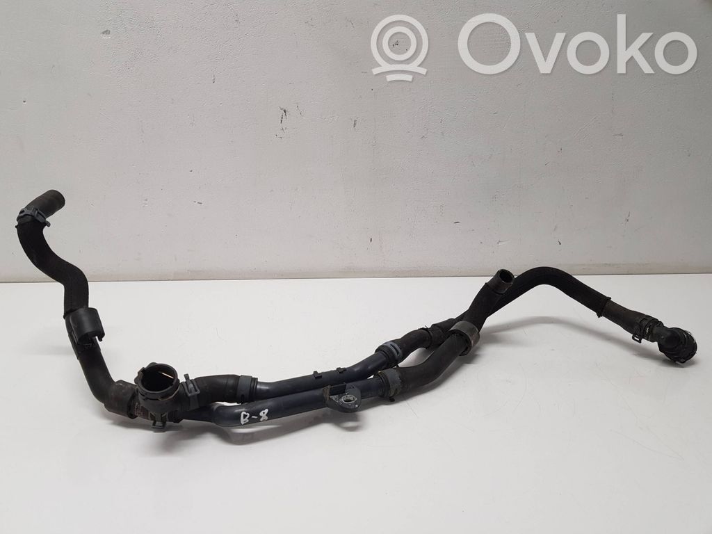 Volkswagen PASSAT B8 Engine coolant pipe/hose 