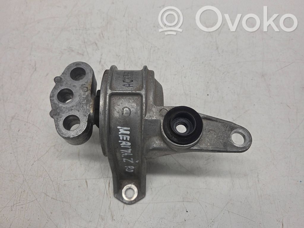 Opel Meriva B Engine mount bracket 