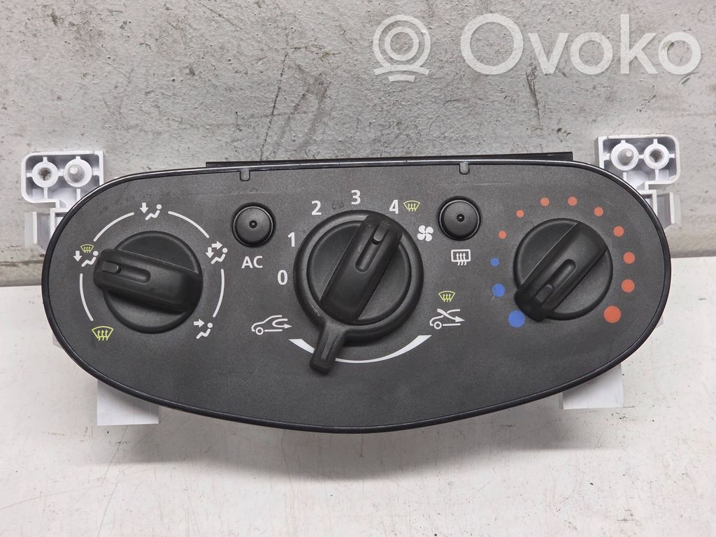 Dacia Duster Climate control unit 