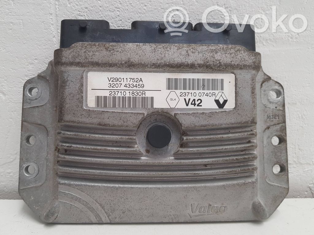 Dacia Duster Engine control unit/module 