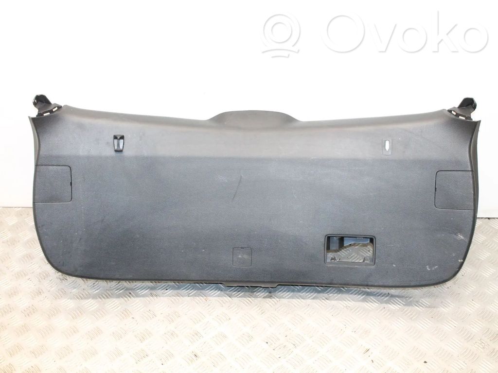Tailgate trim   GS2A68960
