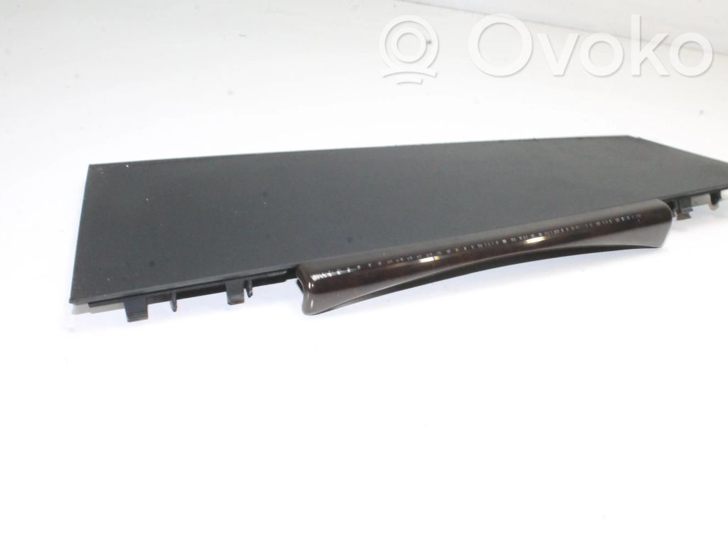 Dashboard glove box trim   7005851