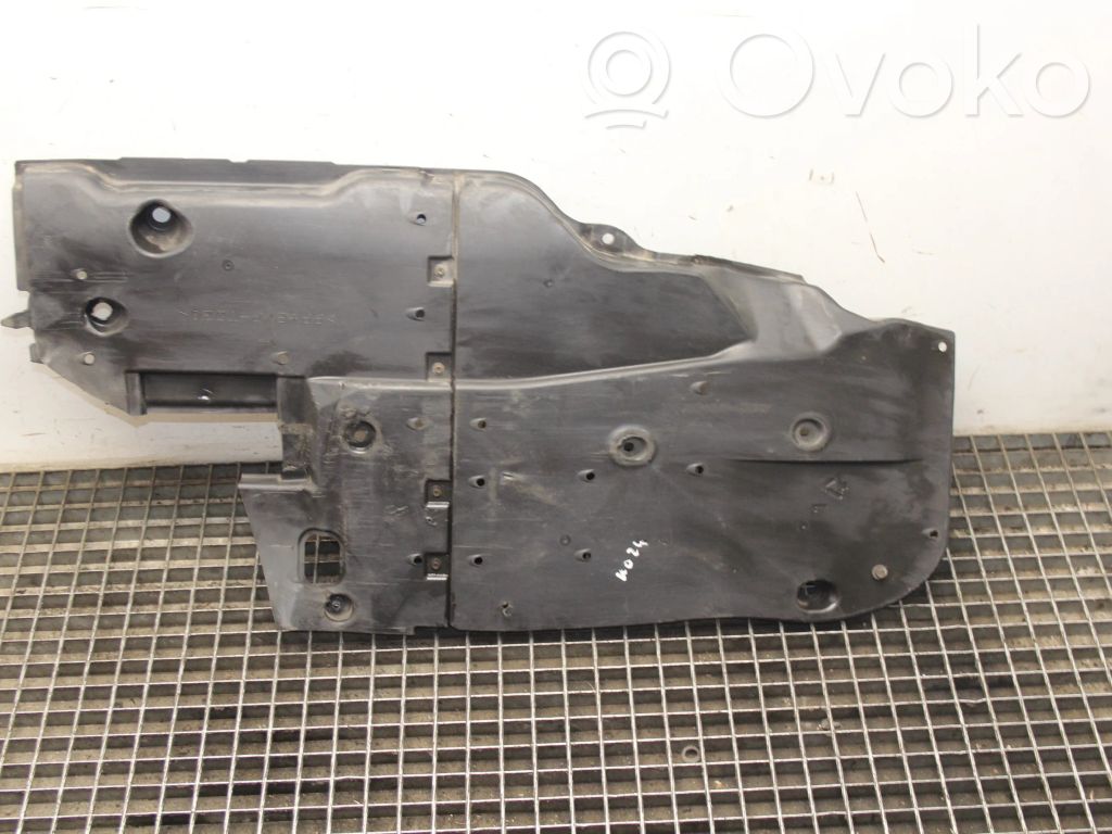 Lexus IS III XE30 Osłona boczna podwozia 
