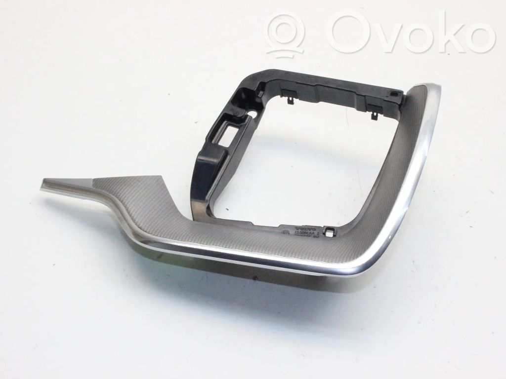 Volvo XC60 Rivestimento del vano portaoggetti del cruscotto 